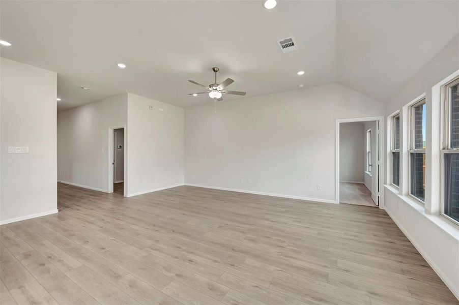 Spacious, unfurnished interior of a new home in Meadow Park, Ponder (Image 35). Spacious, unfurnished interior of a new home in Meadow Park, Ponder (Image 35).