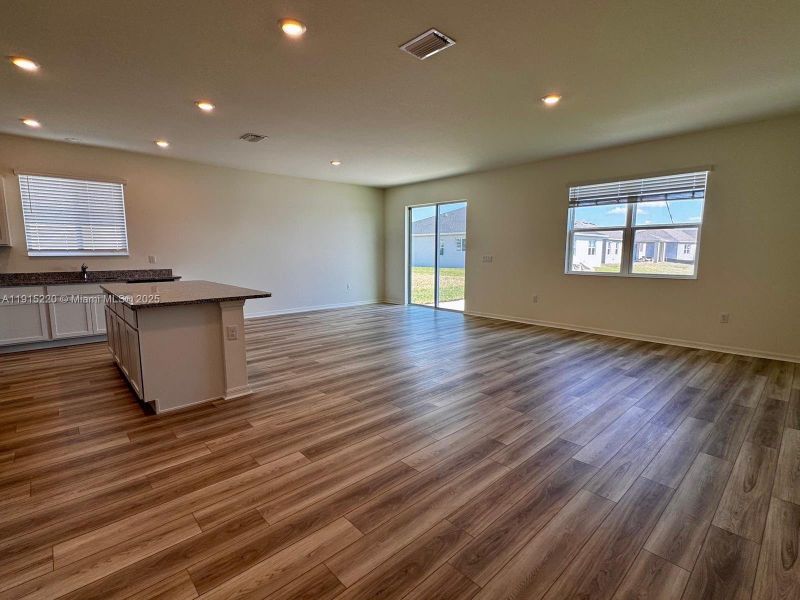 Spacious, unfurnished interior of a new home in , Fort Myers (Image 20). Spacious, unfurnished interior of a new home in , Fort Myers (Image 20).