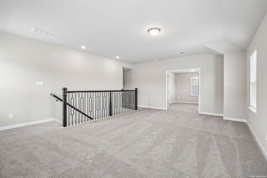 Spacious, unfurnished interior of a new home in Arcadia Ridge - Premier Series, San Antonio (Image 41).