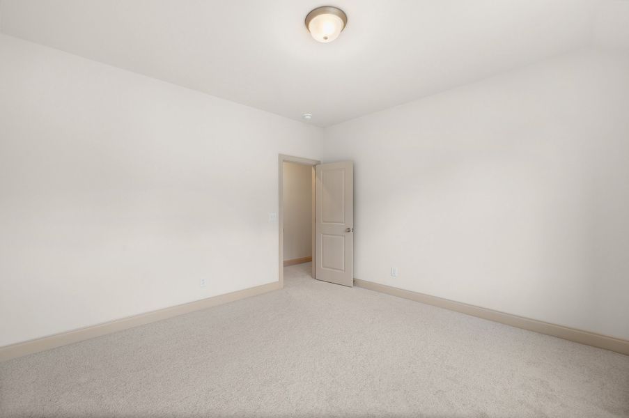 Representative unfurnished interior of a home built from the The Hampton by RobuckHomes in Baylee Ridge, Selma (Image 191).