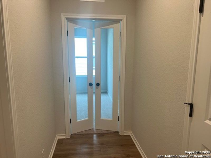 Spacious, unfurnished interior of a new home in Cordova Trails, Seguin (Image 9).