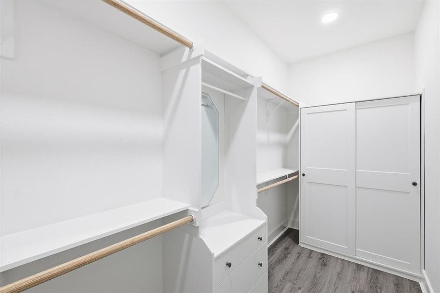 Furnished interior view inside a new home in , Terrell (Image 7).