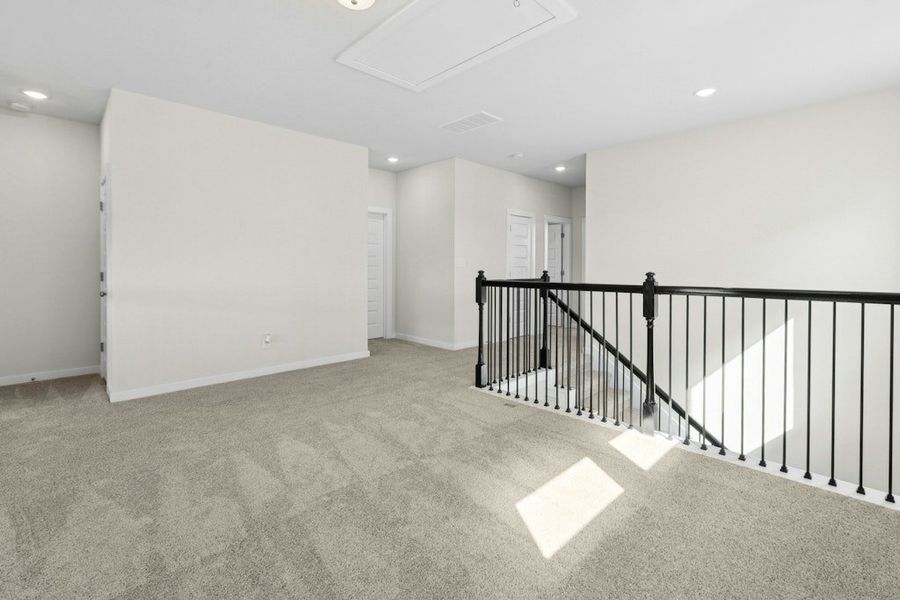 Spacious, unfurnished interior of a new home in University Heights, Round Rock (Image 30).