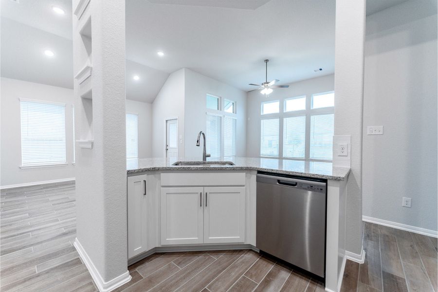 Furnished interior view inside a new home in Canterra Creek, Rosharon (Image 6).