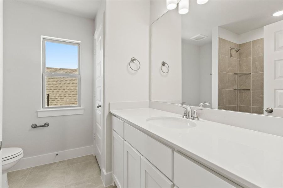Furnished interior view inside a new home in Lyons Crest Estates, Garland (Image 9).