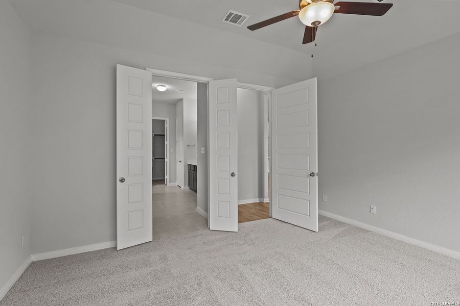 Spacious, unfurnished interior of a new home in Homestead, Schertz (Image 16).