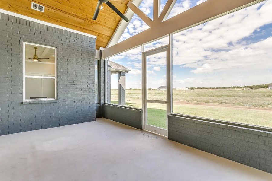 Representative exterior details of a home built from the The Avery by Elmwood Custom Homes in Aledo Heights, Aledo (Image 17).
