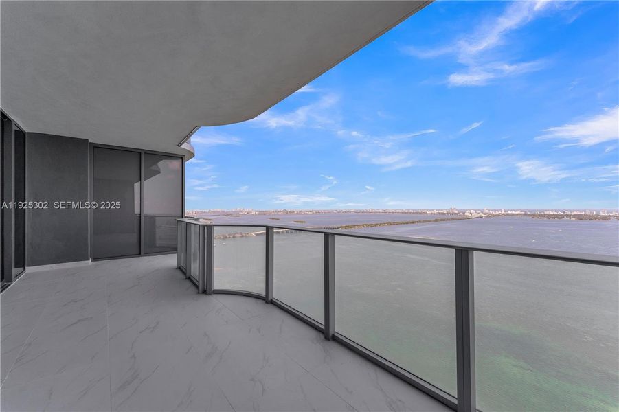 Exterior details and patio area of a home in Aria Reserve, Miami (Image 31).