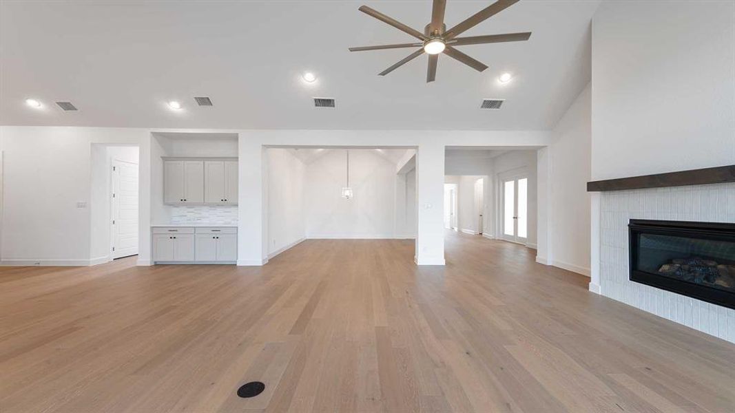 Spacious, unfurnished interior of a new home in Lakewood Village, Lakewood Village (Image 10). Spacious, unfurnished interior of a new home in Lakewood Village, Lakewood Village (Image 10).