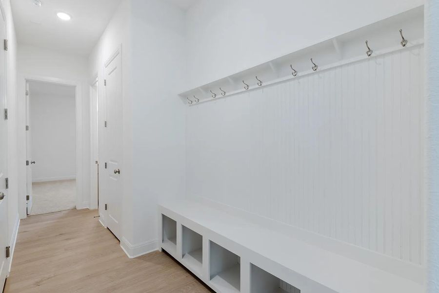 Spacious, unfurnished interior of a new home in Wolf Ranch West Bend - 70', Georgetown (Image 18).