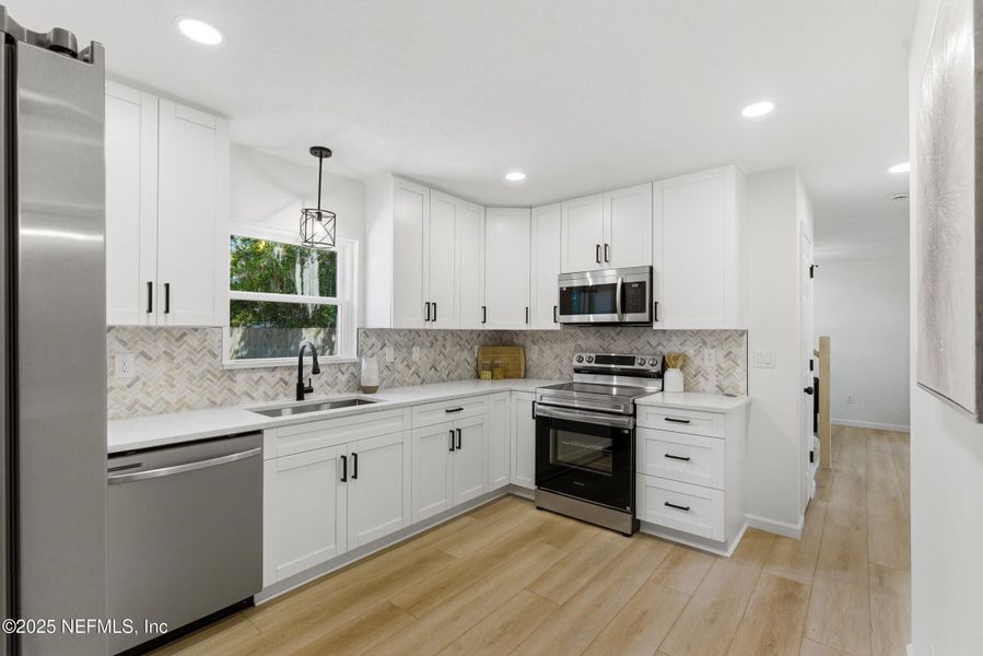 Furnished interior view inside a new home in , Jacksonville (Image 38).