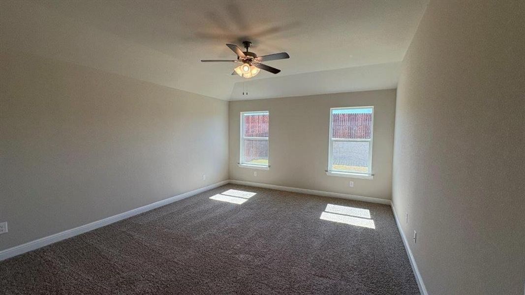 Spacious, unfurnished interior of a new home in Sandstone Estates, Granbury (Image 17).