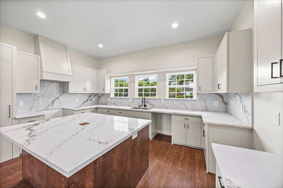 Furnished interior view inside a new home in , Baytown (Image 8).