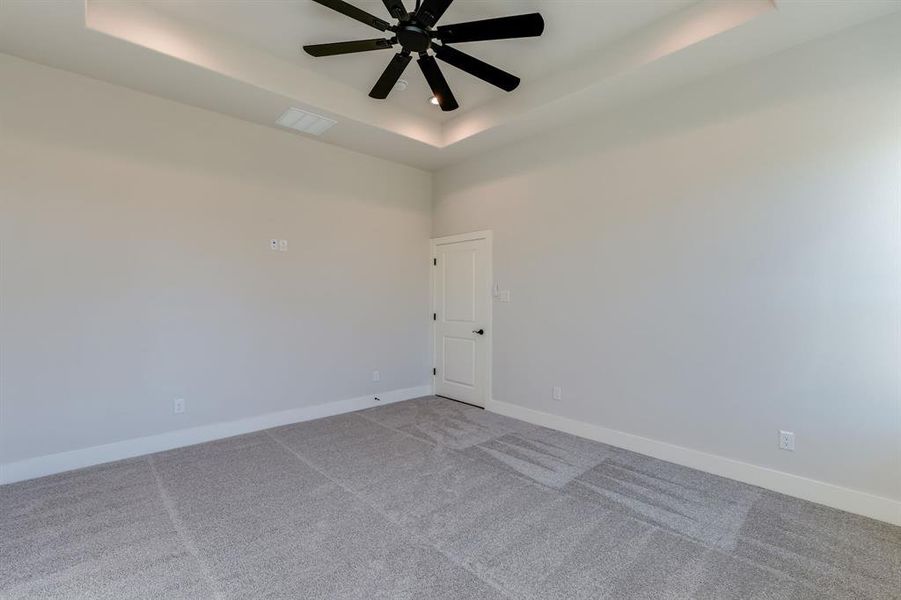 Spacious, unfurnished interior of a new home in The Ranches At Valley View, Reno (Image 25).