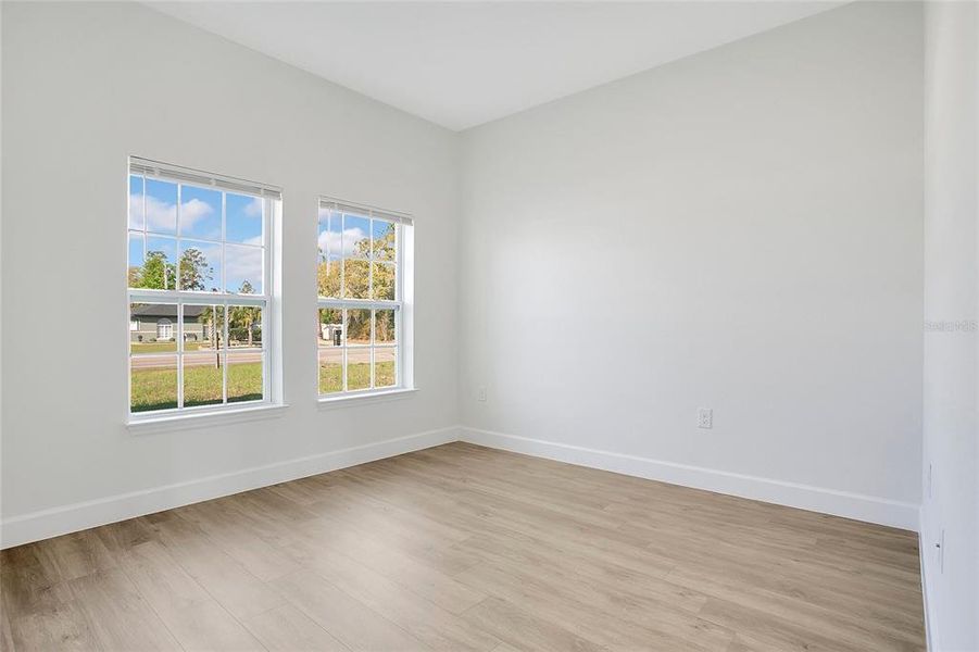 Spacious, unfurnished interior of a new home in , Ocala (Image 28).
