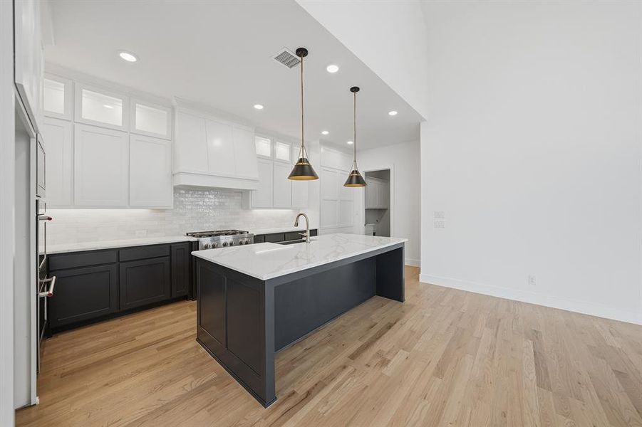 Furnished interior view inside a new home in , Prosper (Image 14).