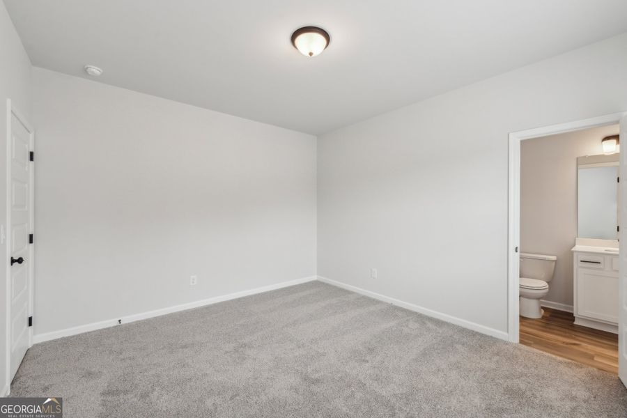 Spacious, unfurnished interior of a new home in Ponderosa Farms Manor, Gainesville (Image 79). Spacious, unfurnished interior of a new home in Ponderosa Farms Manor, Gainesville (Image 79).