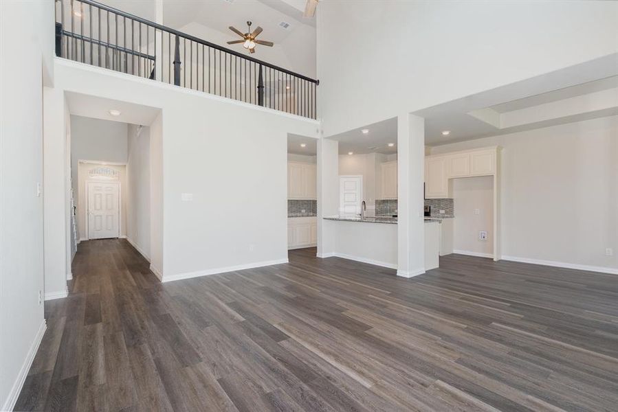 Spacious, unfurnished interior of a new home in Courts Of Bonnie Brae, Denton (Image 28).