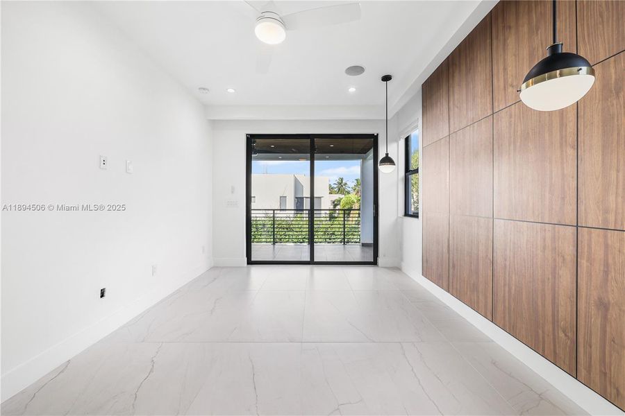 Spacious, unfurnished interior of a new home in , Fort Lauderdale (Image 17). Spacious, unfurnished interior of a new home in , Fort Lauderdale (Image 17).