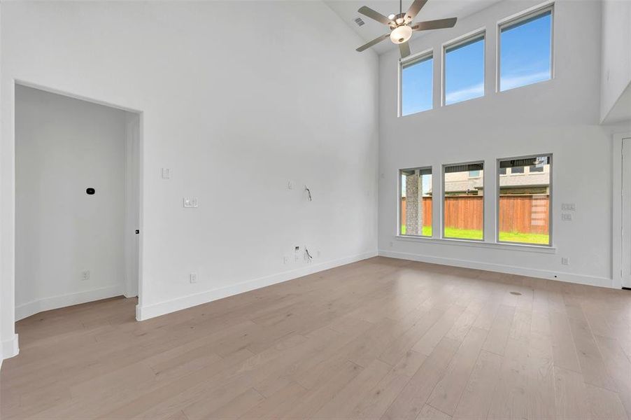 Spacious, unfurnished interior of a new home in Lily Creek at Sutton Fields, Aubrey (Image 37). Spacious, unfurnished interior of a new home in Lily Creek at Sutton Fields, Aubrey (Image 37).