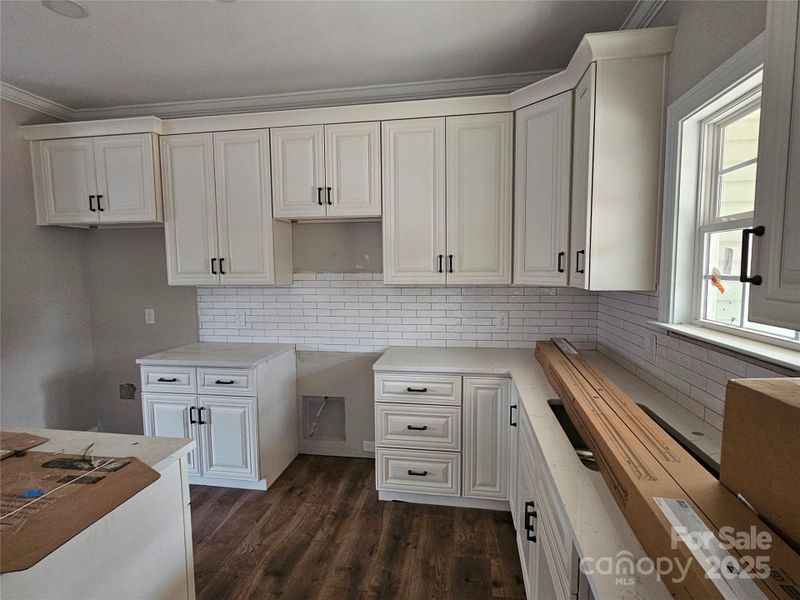 Image 10 of a home in .