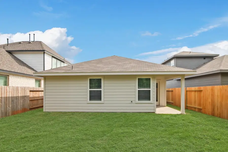 Exterior details and patio area of a home in Venetian Pines, Conroe (Image 4). Exterior details and patio area of a home in Venetian Pines, Conroe (Image 4).
