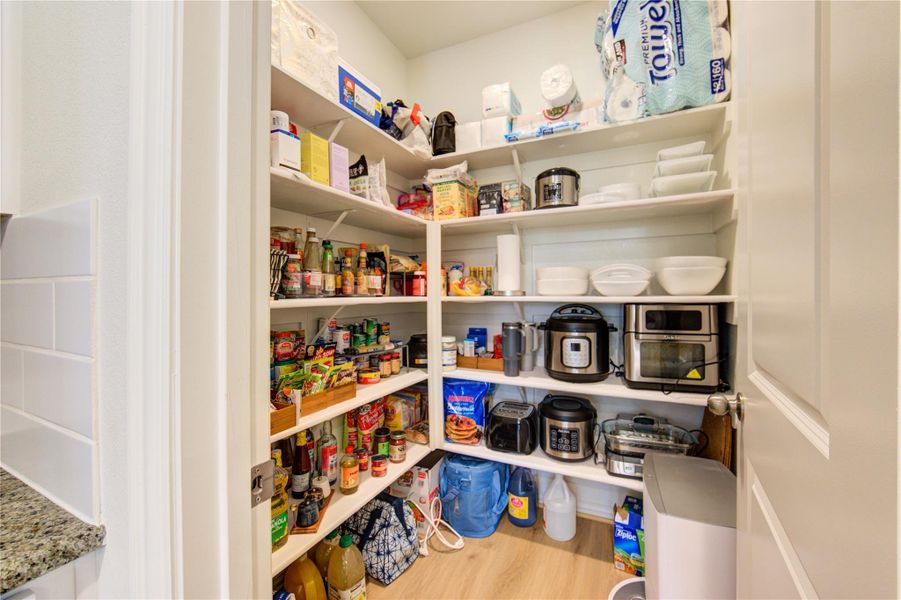 Easily walk into your kitchen pantry and keep it fully stocked.
