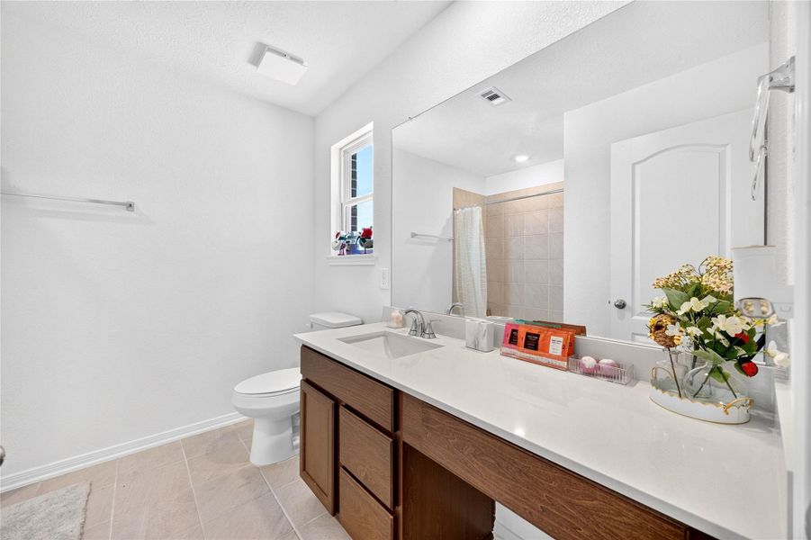 Furnished interior view inside a new home in , Katy (Image 8).