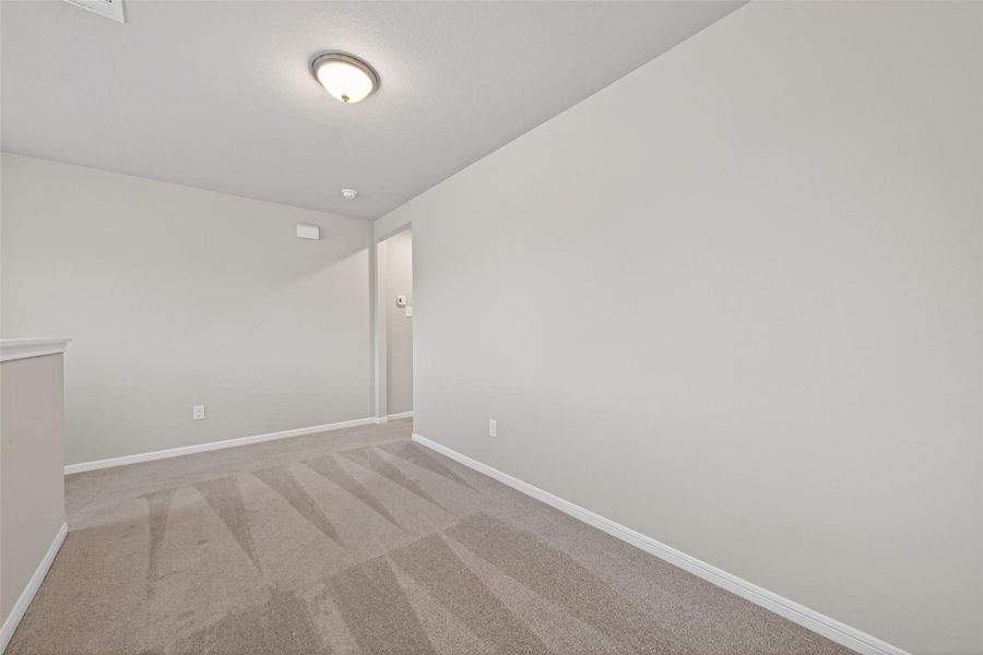 Spacious, unfurnished interior of a new home in Woodland Lakes, Huffman (Image 12).