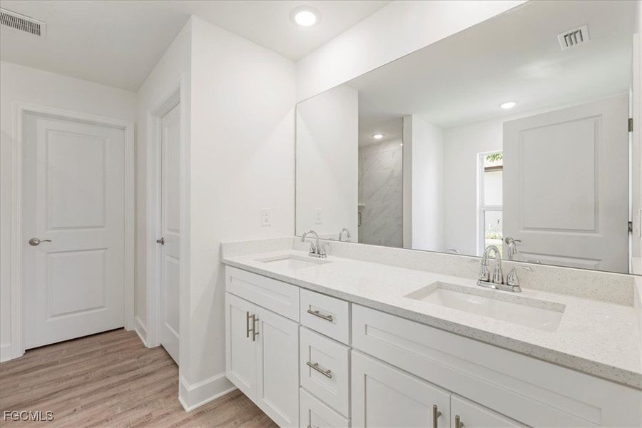Furnished interior view inside a new home in Cape Coral, Cape Coral (Image 10).
