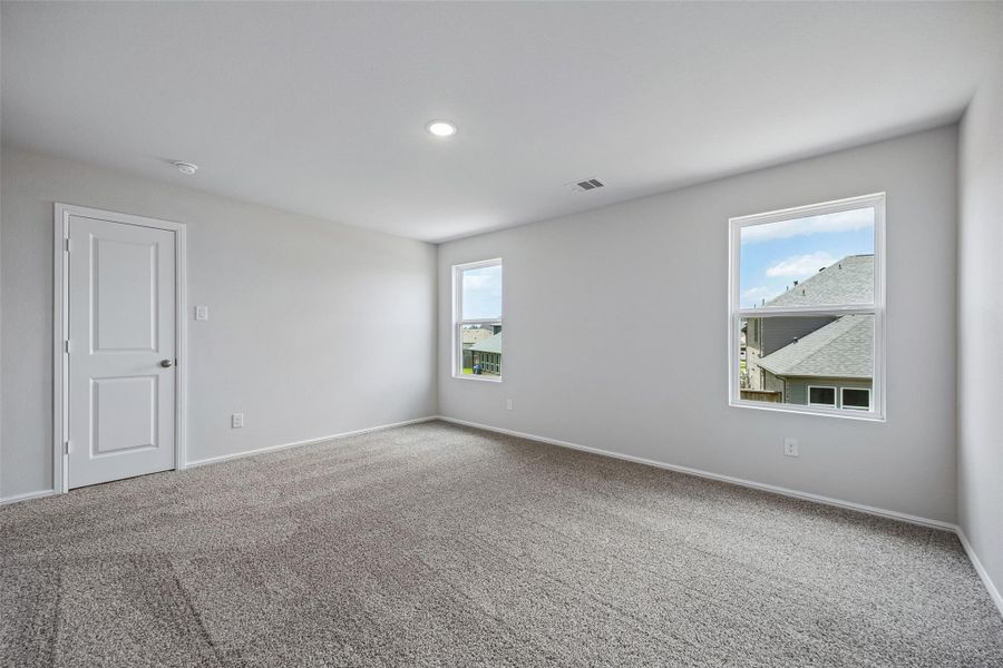 Spacious, unfurnished interior of a new home in Saint Tropez, Huffman (Image 20).