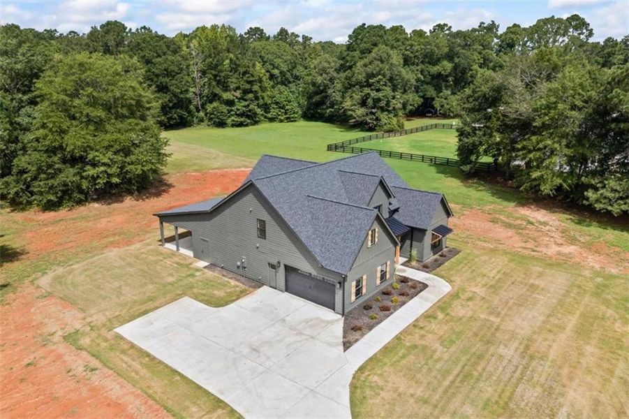 Exterior details and patio area of a home in , Monroe (Image 3).