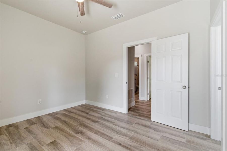Spacious, unfurnished interior of a new home in , Punta Gorda (Image 30).