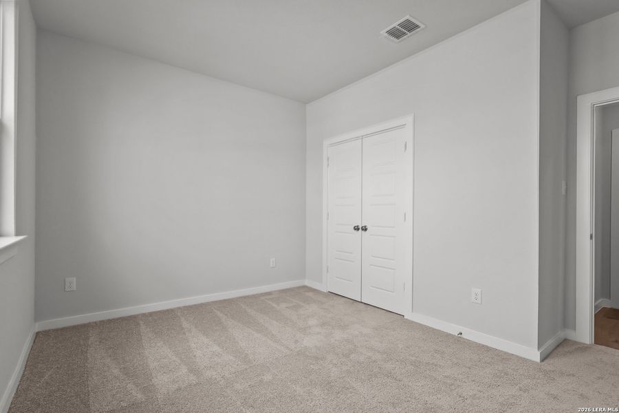 Spacious, unfurnished interior of a new home in Cinco Lakes, San Antonio (Image 16).