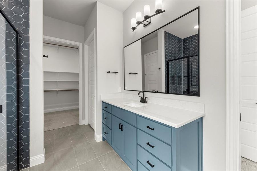 16. 1580 Binkley - Bath (2)