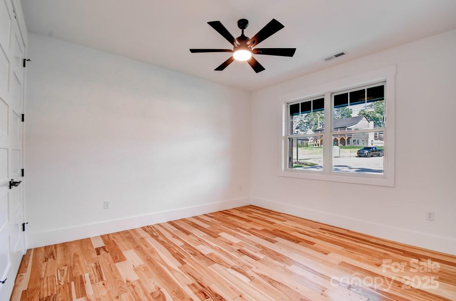 Spacious, unfurnished interior of a new home in , Mills River (Image 16).
