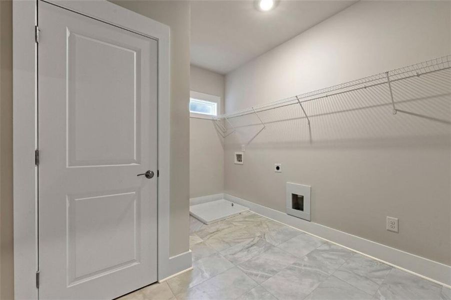 Spacious, unfurnished interior of a new home in Steeplechase, Hoschton (Image 36).