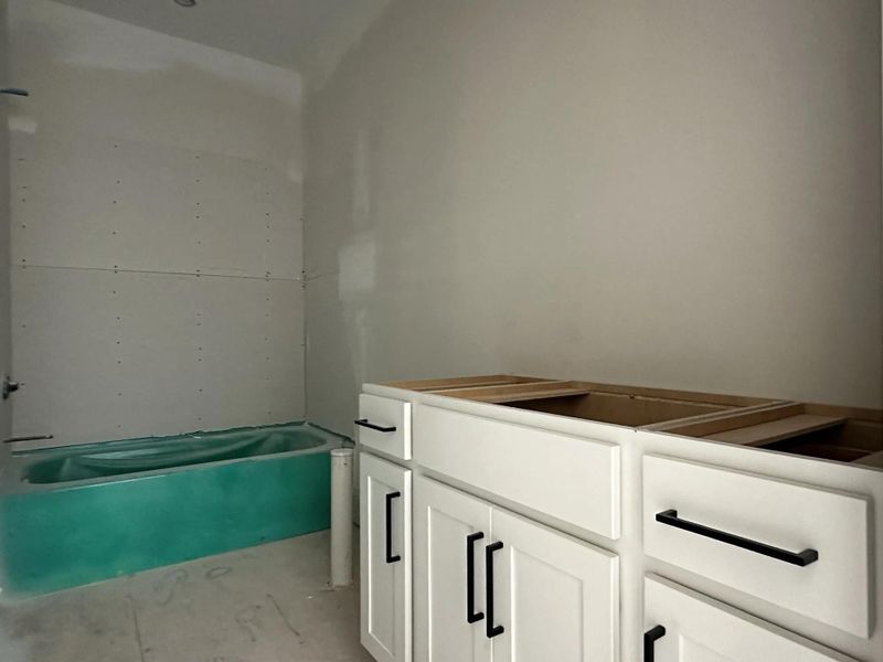 The Wilshire A Bathroom