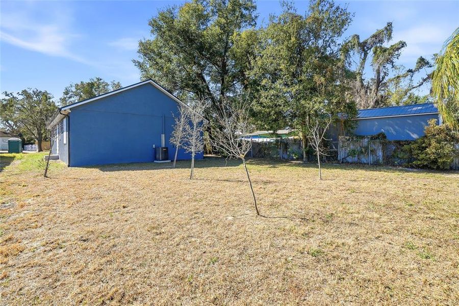 Exterior details and patio area of a home in , Tampa (Image 3).