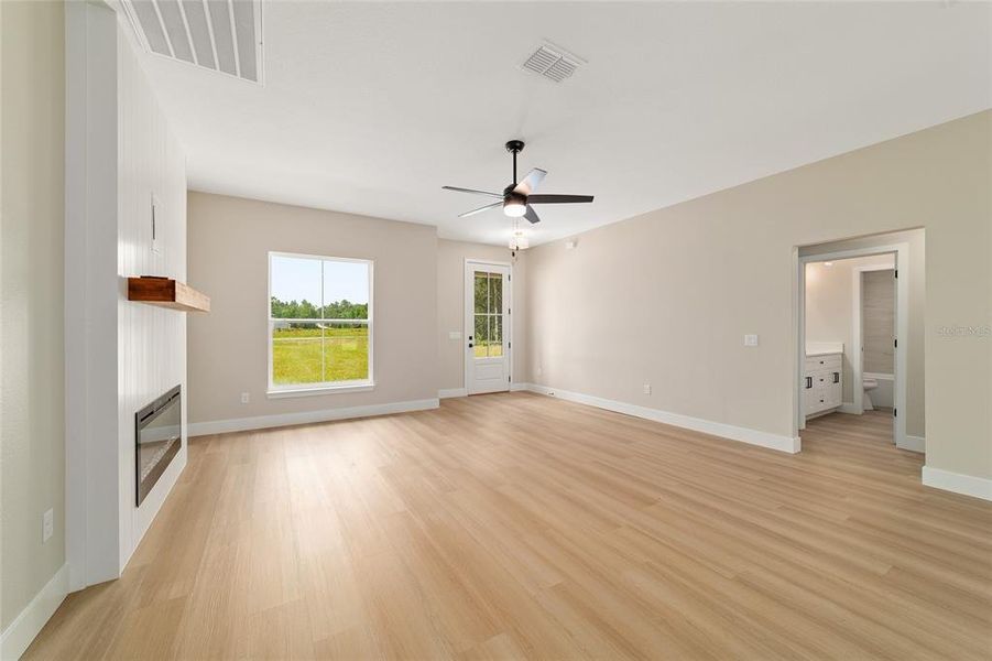 Spacious, unfurnished interior of a new home in , Dunnellon (Image 30).