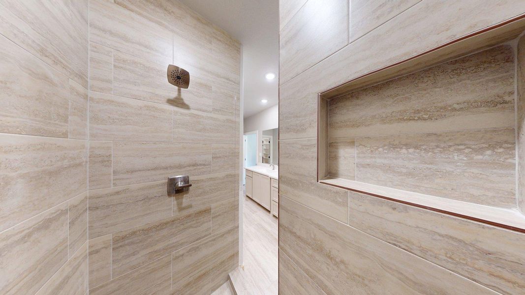 Furnished interior view inside a new home in , Lake Jackson (Image 12).