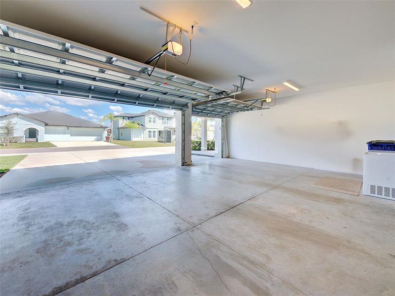 Spacious, unfurnished interior of a new home in , North Fort Myers (Image 22).