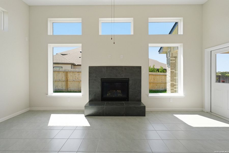 Spacious, unfurnished interior of a new home in Arcadia Ridge, San Antonio (Image 26).