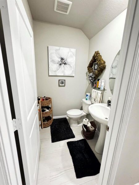 1/2 bath 1/2 bath