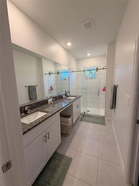 Furnished interior view inside a new home in , Tampa (Image 5).