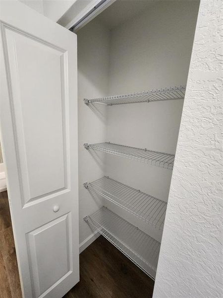 Spacious, unfurnished interior of a new home in , Dunnellon (Image 8).