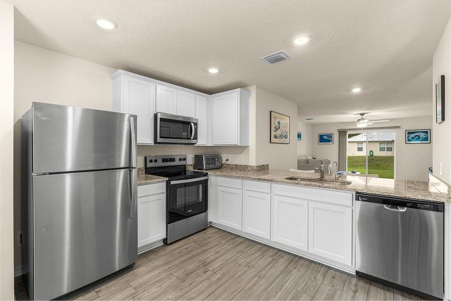 8275-105th-Ct-HigMedia-017-1280