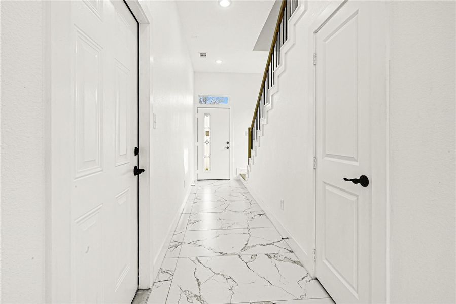 Spacious, unfurnished interior of a new home in , Houston (Image 20).