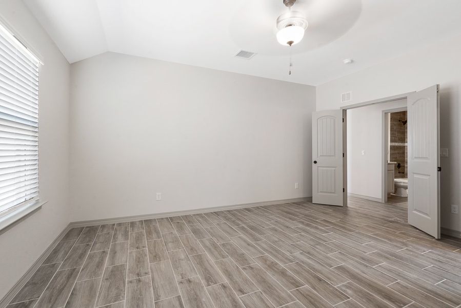 Representative unfurnished interior of a home built from the Rose- 1941SSC by Saratoga Homes in Paseo Del Este, El Paso (Image 29).