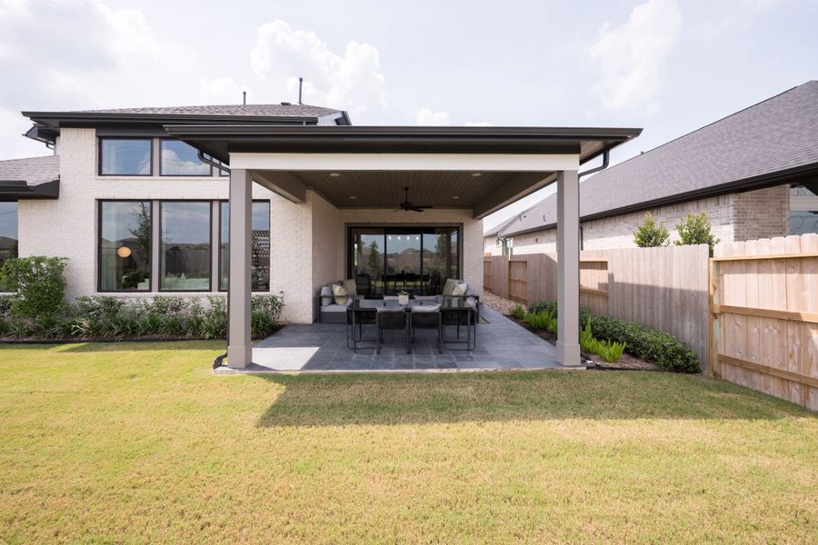 Representative exterior details of a home built from the Barnhart by Tri Pointe Homes in Pecan Ridge, Fulshear (Image 3). Representative exterior details of a home built from the Barnhart by Tri Pointe Homes in Pecan Ridge, Fulshear (Image 3).
